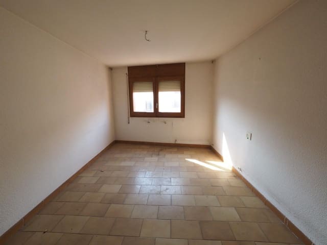 11 soverom Hus til salgs i Gironella med garasje - € 99 000 (Ref: 9908353)
