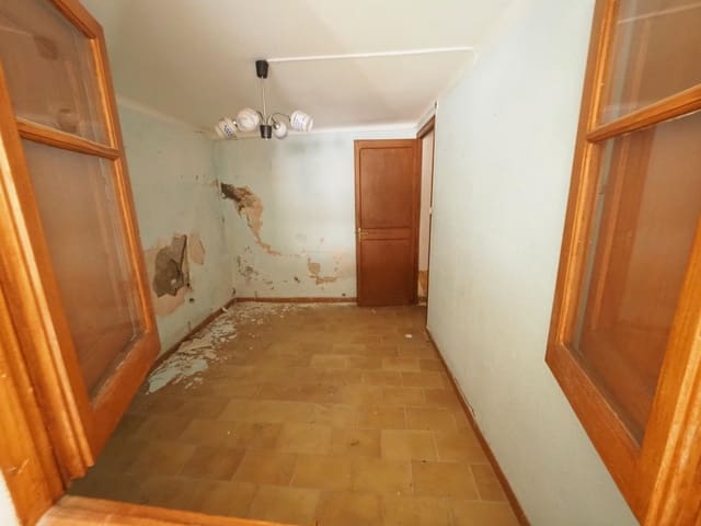 11 soverom Hus til salgs i Gironella med garasje - € 99 000 (Ref: 9908353)