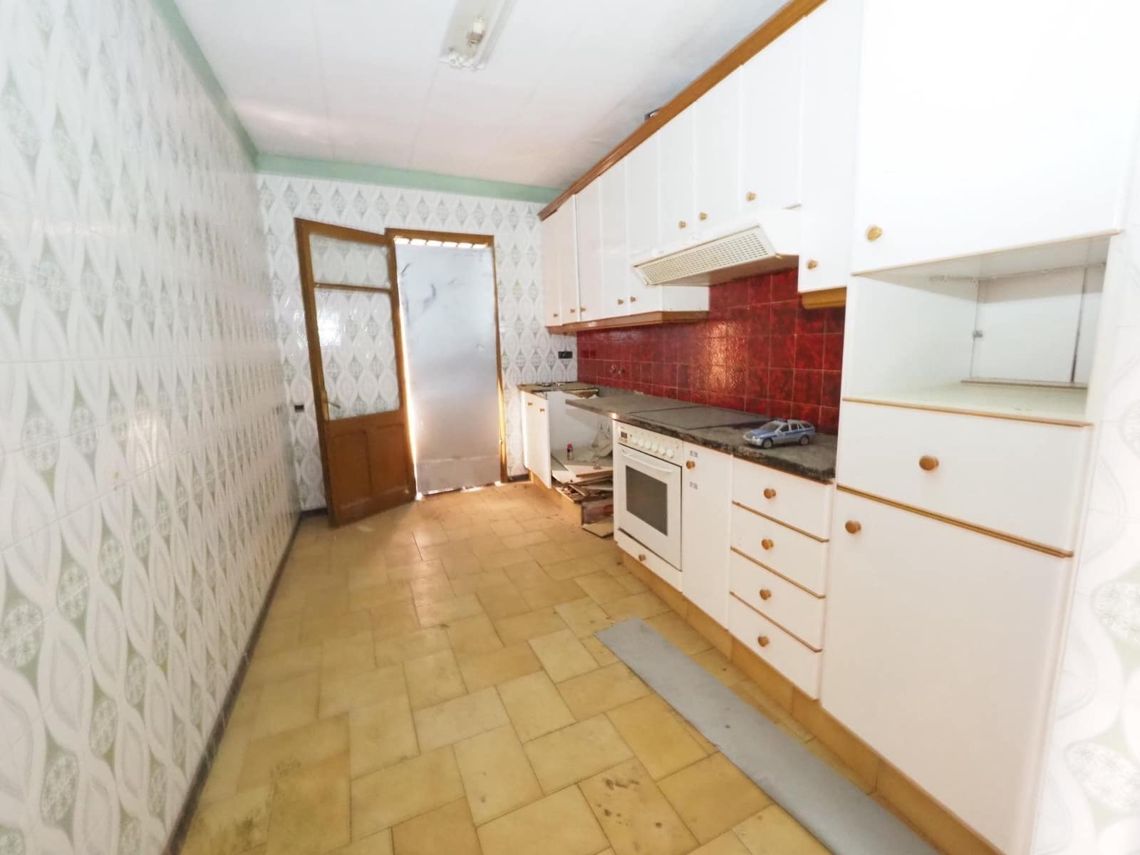 11 chambre Maison de Ville à vendre à Gironella avec garage - 99 000 € (Ref: 9908353)