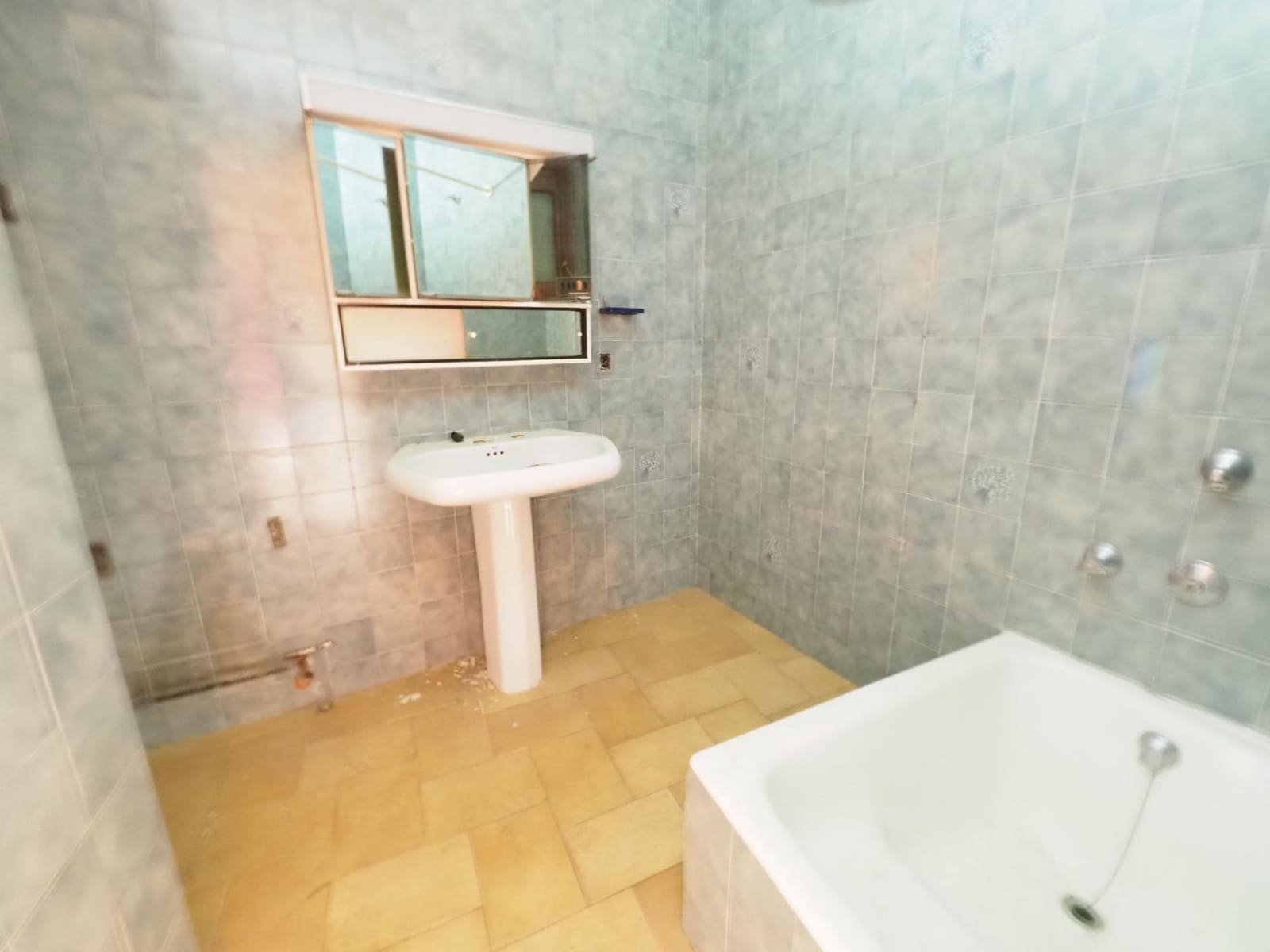 11 chambre Maison de Ville à vendre à Gironella avec garage - 99 000 € (Ref: 9908353)