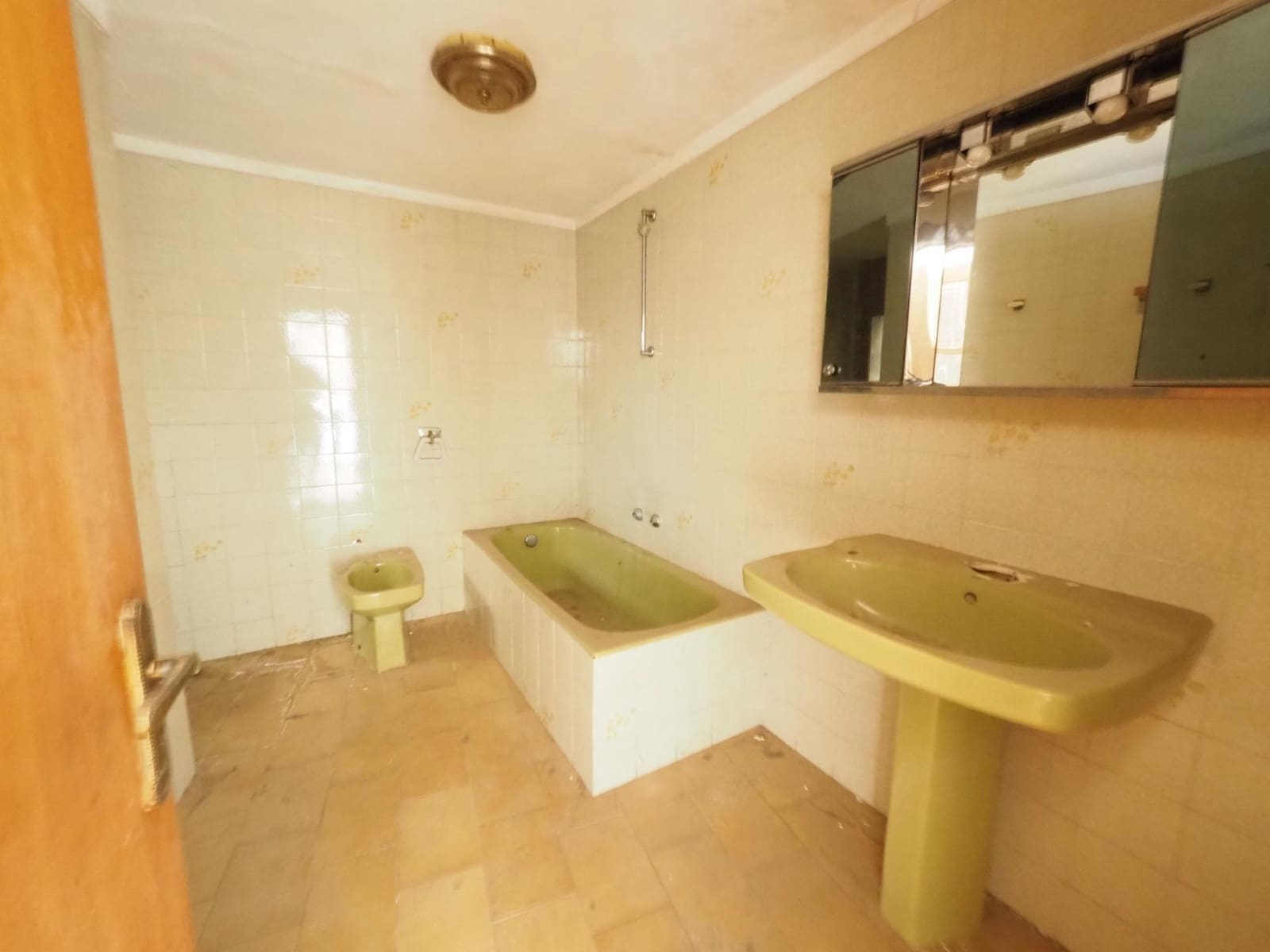 11 chambre Maison de Ville à vendre à Gironella avec garage - 99 000 € (Ref: 9908353)