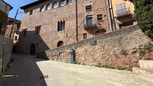 Piso de 3 habitaciones en Cardona en venta - 28.900 € (Ref: 9908354)