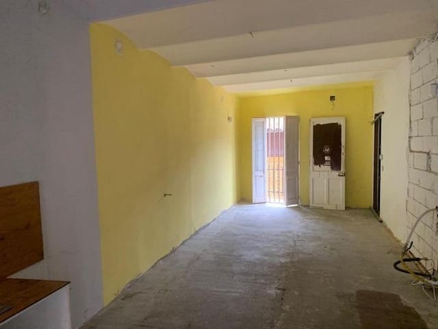 Piso de 3 habitaciones en Monistrol de Montserrat en venta - 56.910 € (Ref: 9908355)