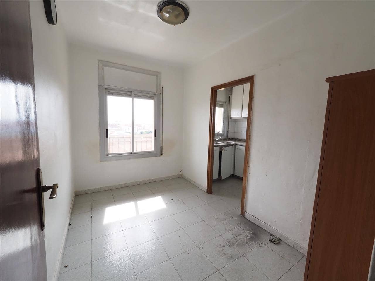 3 Zimmer Wohnung zu verkaufen in Terrassa - 120.000 € (Ref: 9908356)