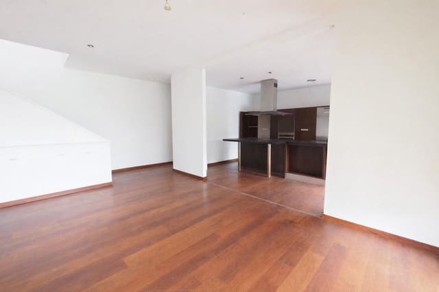 4 soverom Villa til salgs i Cabrils med svømmebasseng garasje - € 720 000 (Ref: 9908357)