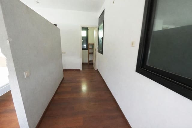 4 soverom Villa til salgs i Cabrils med svømmebasseng garasje - € 720 000 (Ref: 9908357)