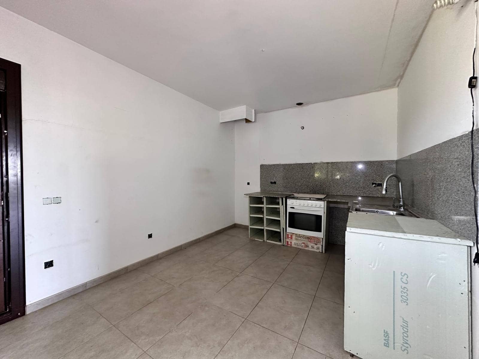 4 slaapkamer Villa te koop in Bescano met garage - € 240.000 (Ref: 9908358)
