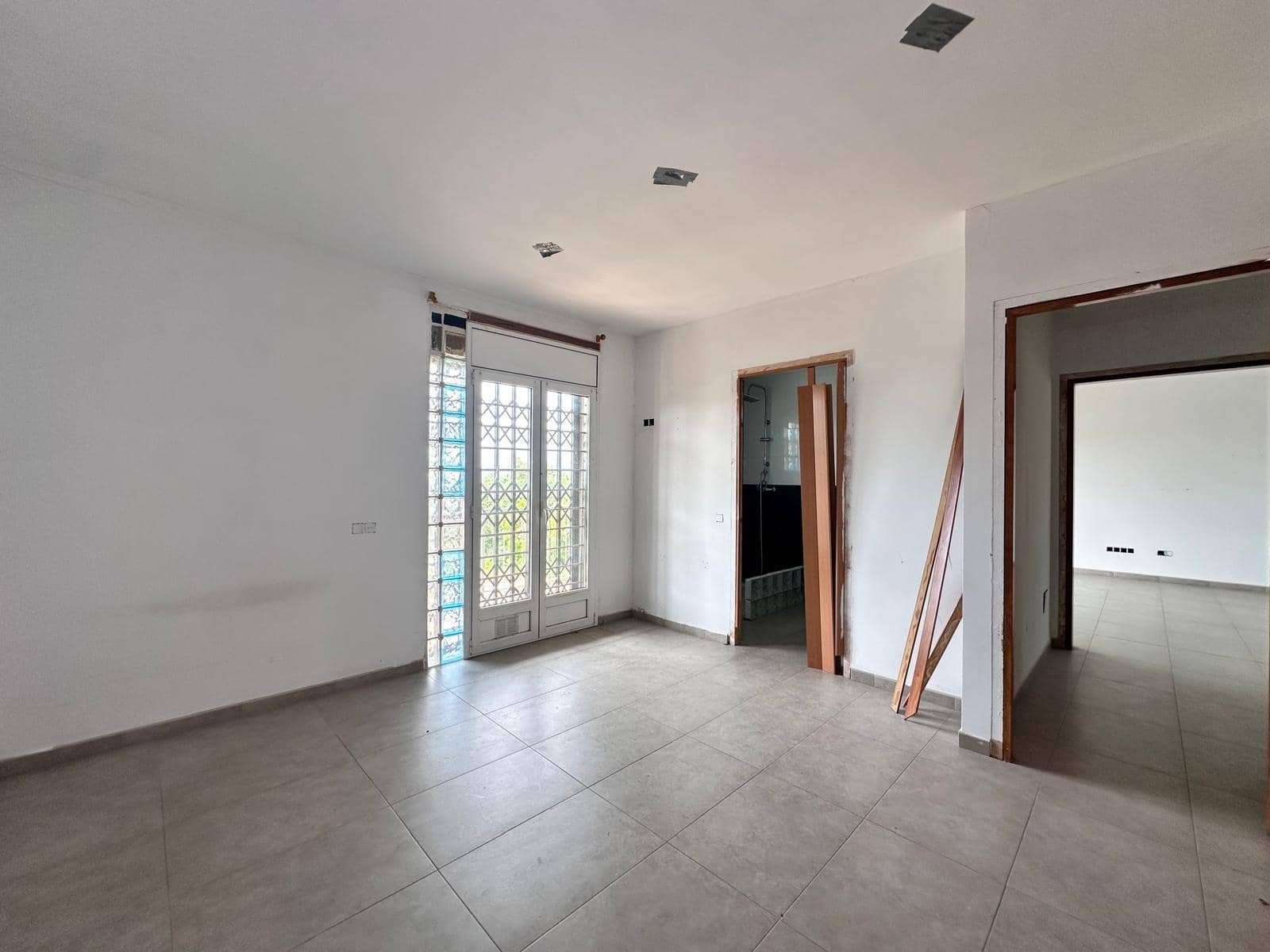 4 slaapkamer Villa te koop in Bescano met garage - € 240.000 (Ref: 9908358)
