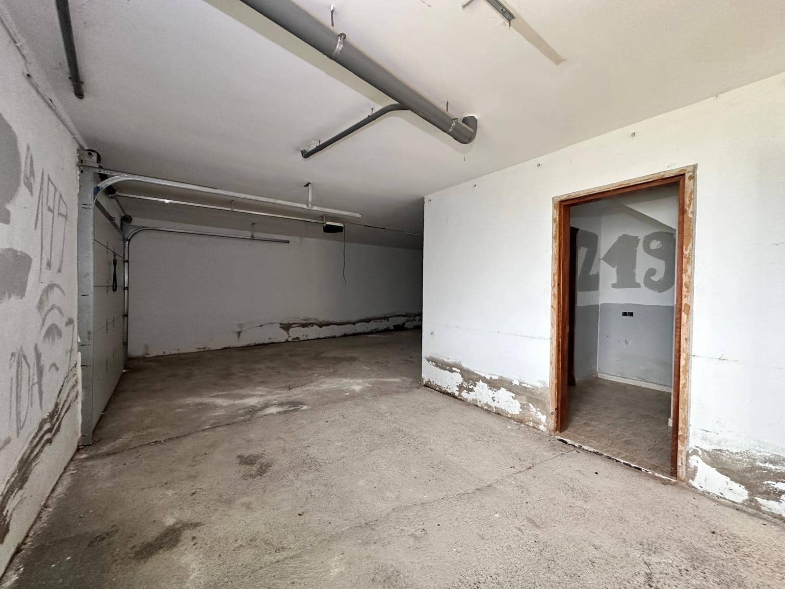 4 slaapkamer Villa te koop in Bescano met garage - € 240.000 (Ref: 9908358)