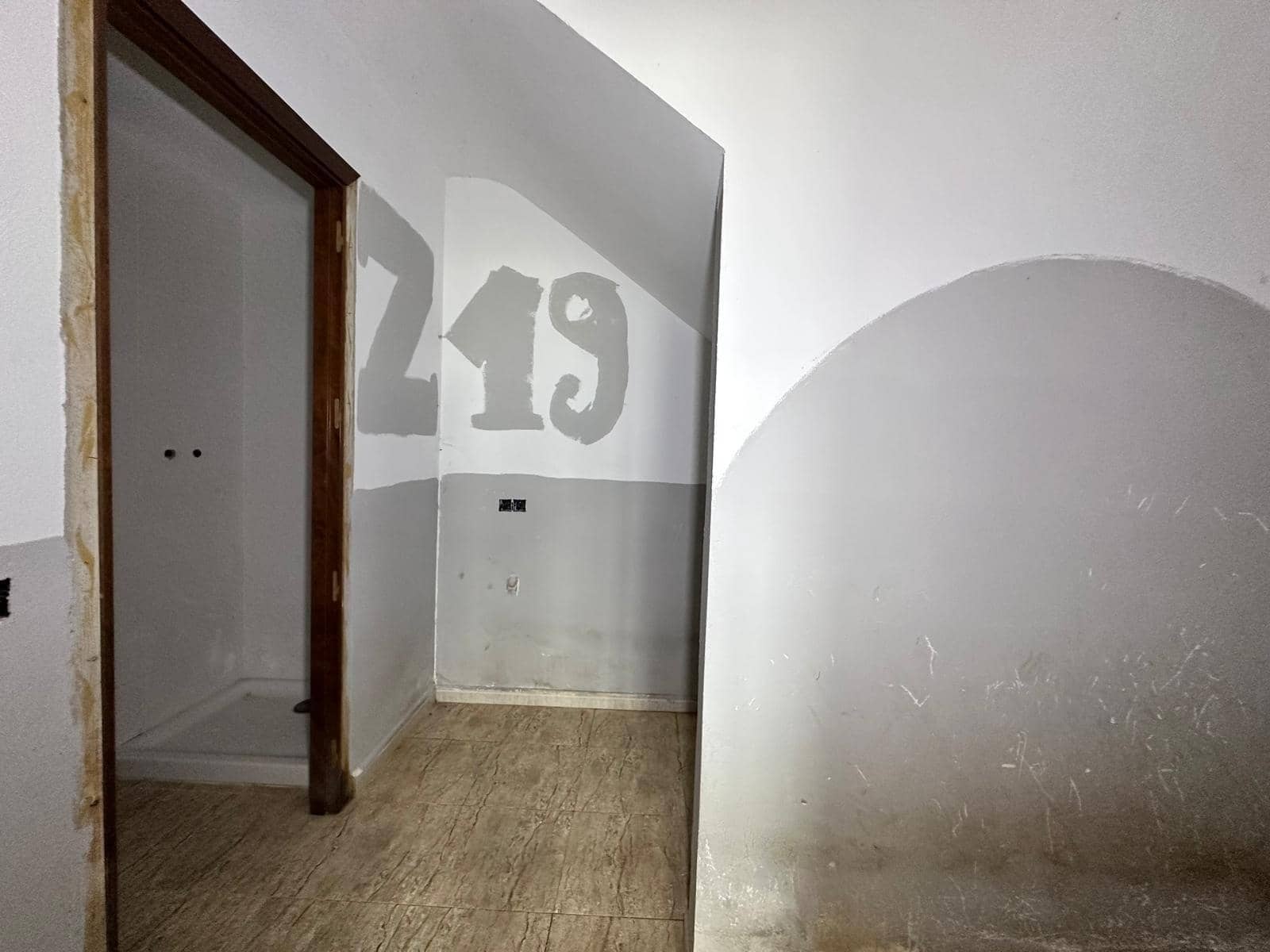 4 slaapkamer Villa te koop in Bescano met garage - € 240.000 (Ref: 9908358)