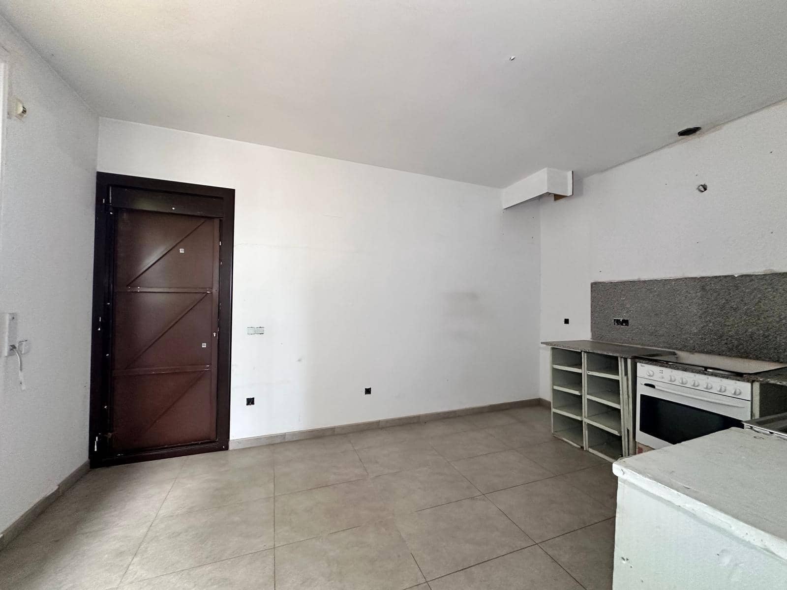 4 slaapkamer Villa te koop in Bescano met garage - € 240.000 (Ref: 9908358)