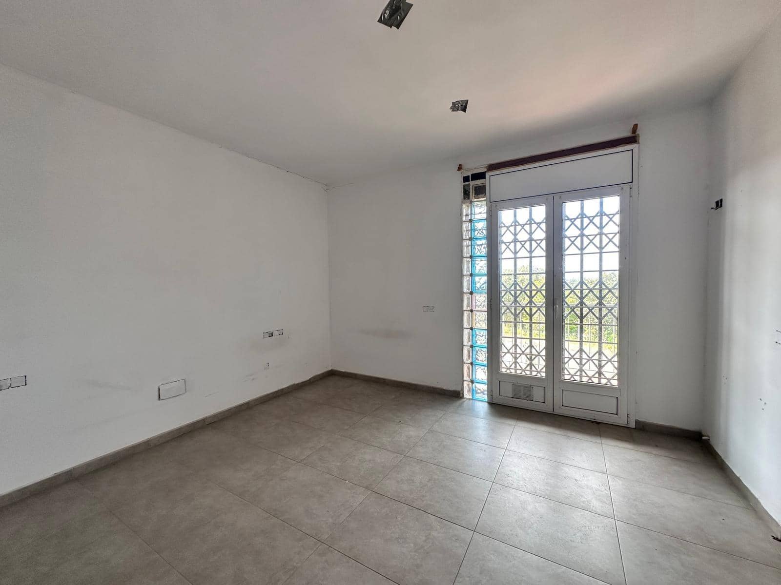 4 slaapkamer Villa te koop in Bescano met garage - € 240.000 (Ref: 9908358)
