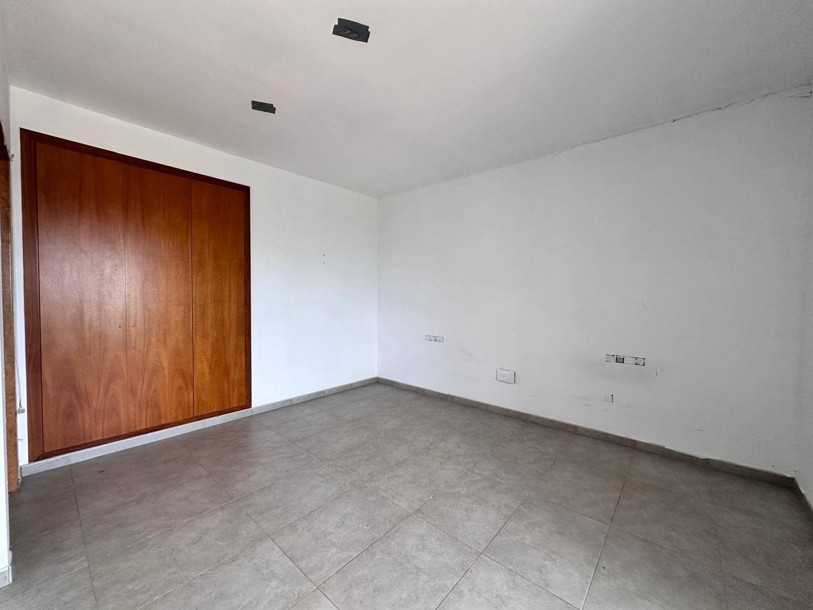 4 slaapkamer Villa te koop in Bescano met garage - € 240.000 (Ref: 9908358)