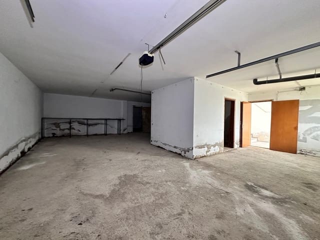 4 slaapkamer Villa te koop in Bescanó met garage - € 240.000 (Ref: 9908358)