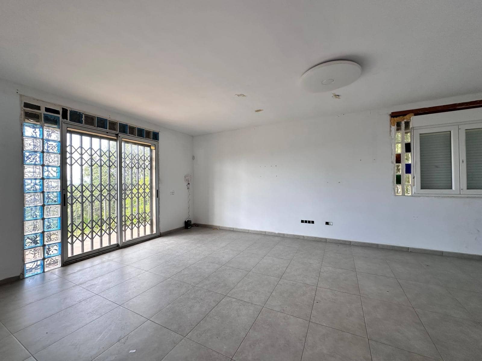 4 slaapkamer Villa te koop in Bescano met garage - € 240.000 (Ref: 9908358)