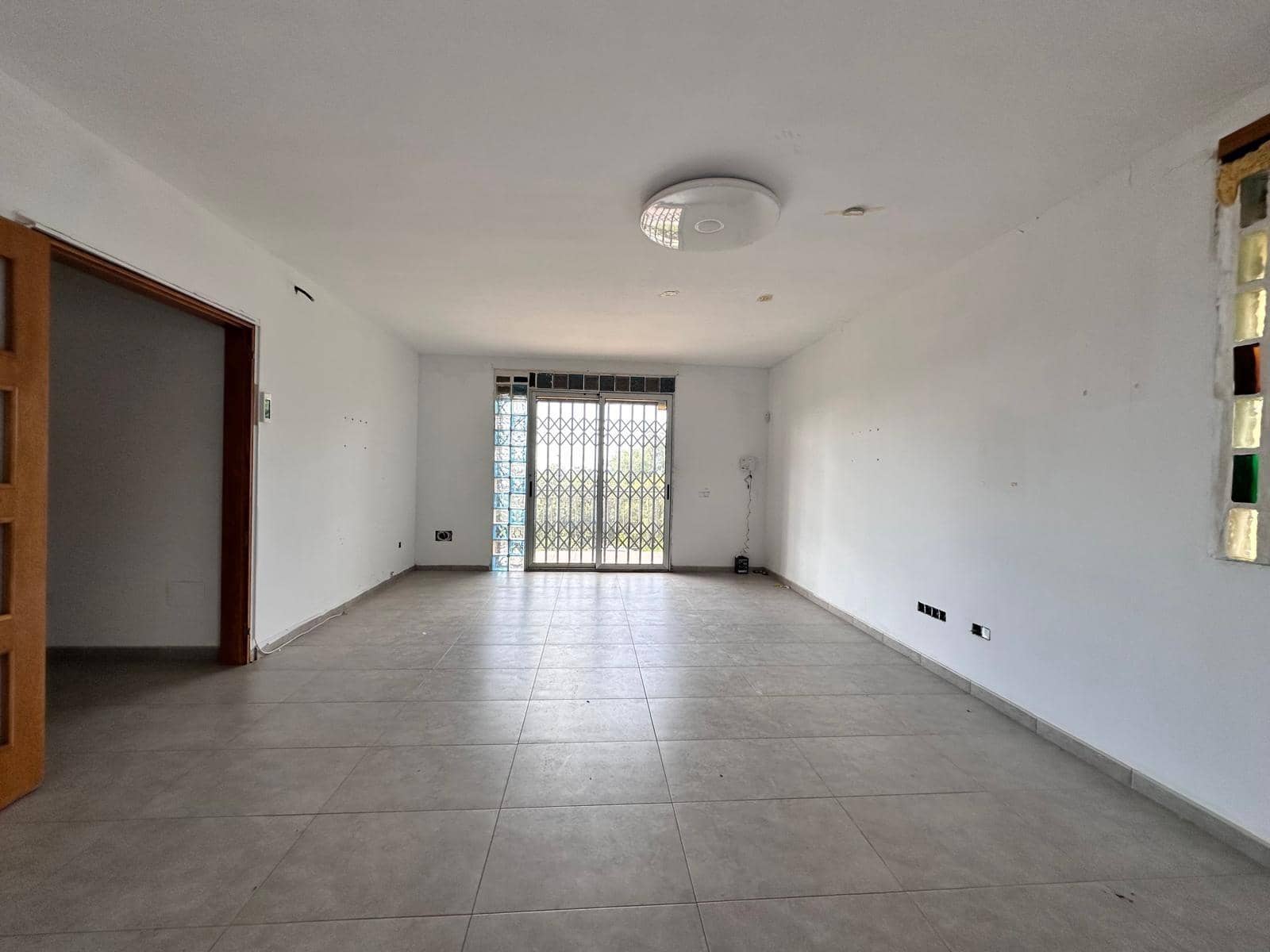 4 slaapkamer Villa te koop in Bescano met garage - € 240.000 (Ref: 9908358)
