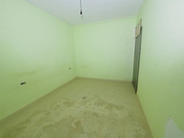 5 soveværelse Lejlighed til salg i Terrassa - € 219.000 (Ref: 9908365)