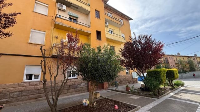Piso de 3 habitaciones en Puig-reig en venta - 40.000 € (Ref: 9908366)