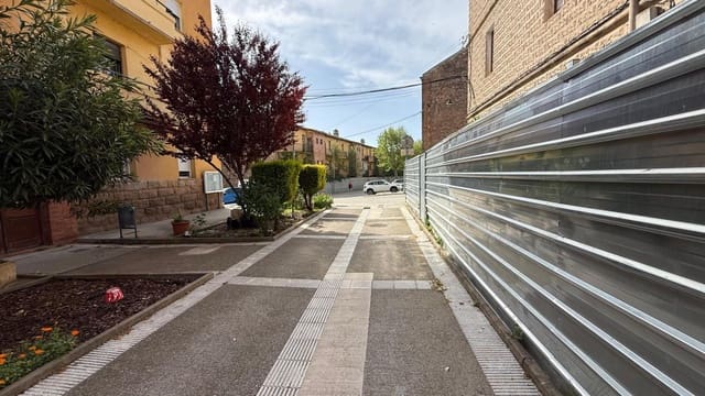 Piso de 3 habitaciones en Puig-reig en venta - 40.000 € (Ref: 9908366)