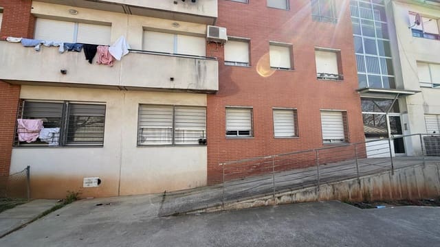 3 bedroom Flat for sale in Sabadell - € 110,000 (Ref: 9908372)