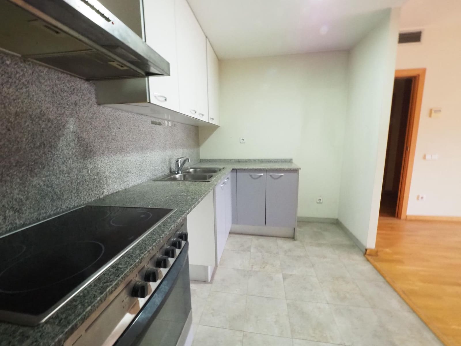 2 Zimmer Wohnung zu verkaufen in Cerdanyola del Valles mit Garage - 155.000 € (Ref: 9908373)
