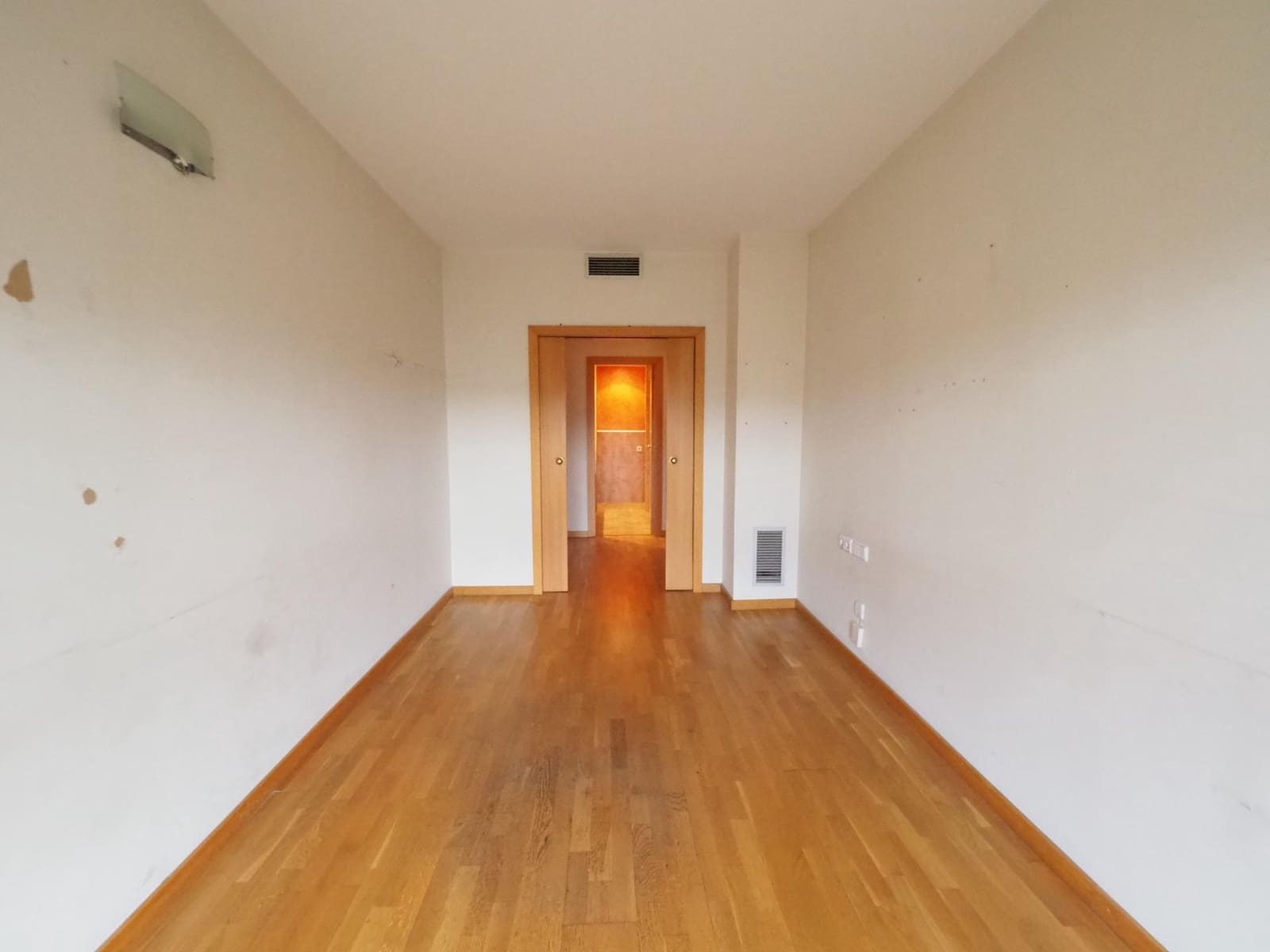 2 Zimmer Wohnung zu verkaufen in Cerdanyola del Valles mit Garage - 155.000 € (Ref: 9908373)