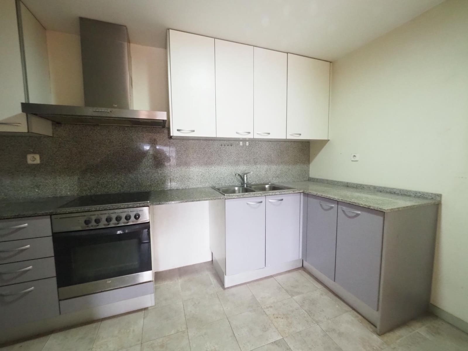 2 Zimmer Wohnung zu verkaufen in Cerdanyola del Valles mit Garage - 155.000 € (Ref: 9908373)