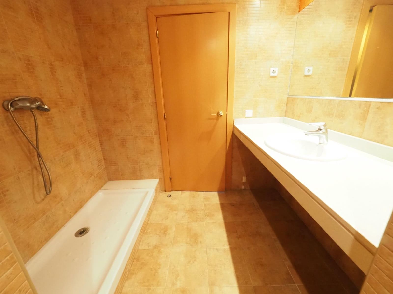 2 Zimmer Wohnung zu verkaufen in Cerdanyola del Valles mit Garage - 155.000 € (Ref: 9908373)