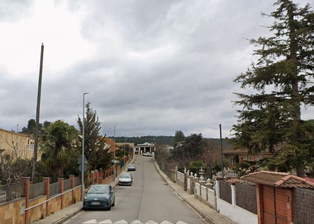 Chalet de 4 habitaciones en Fonollosa en venta con piscina garaje - 209.000 € (Ref: 9908374)