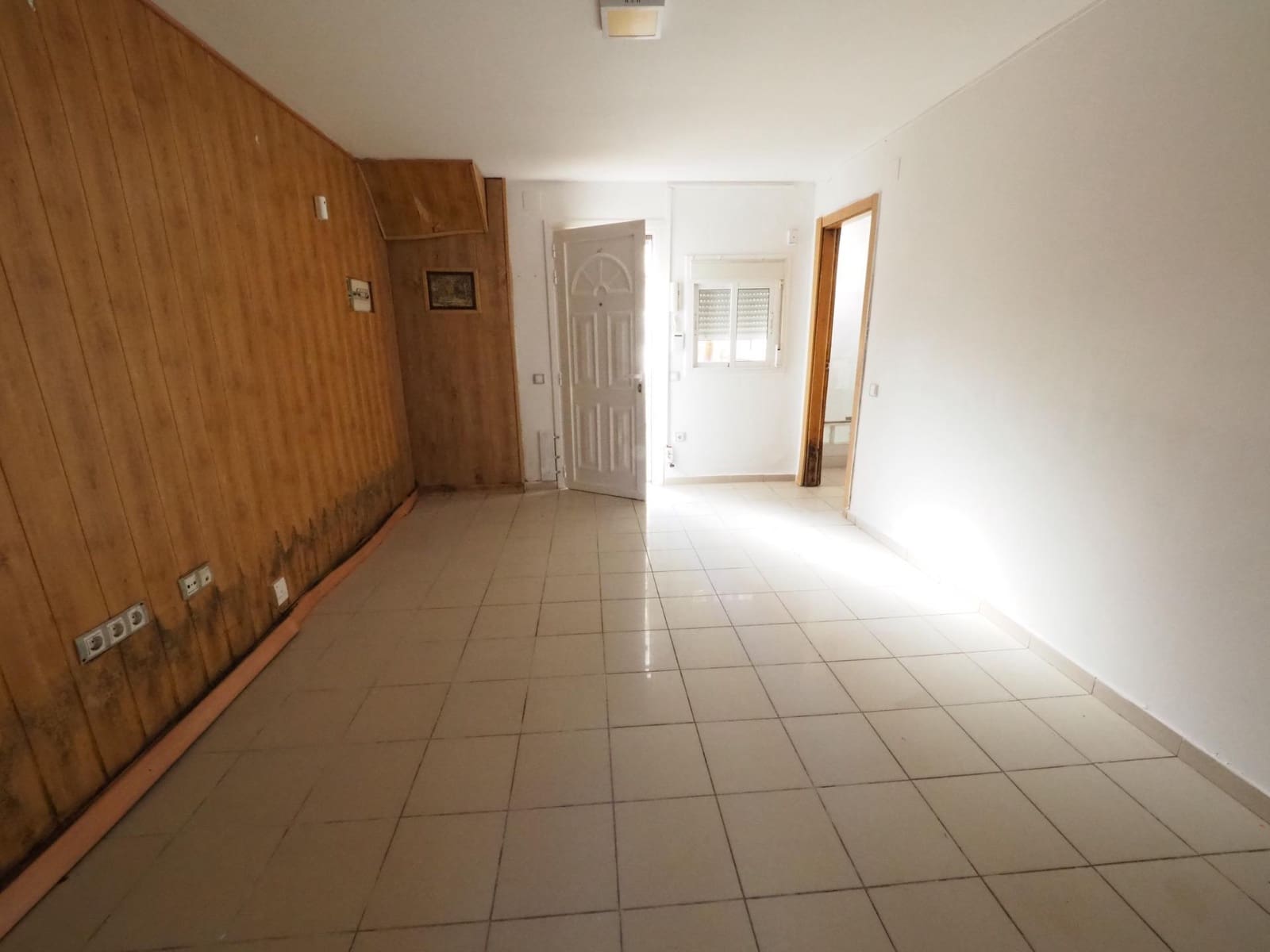 2 soverom Leilighet til salgs i Terrassa - € 52 000 (Ref: 9908377)
