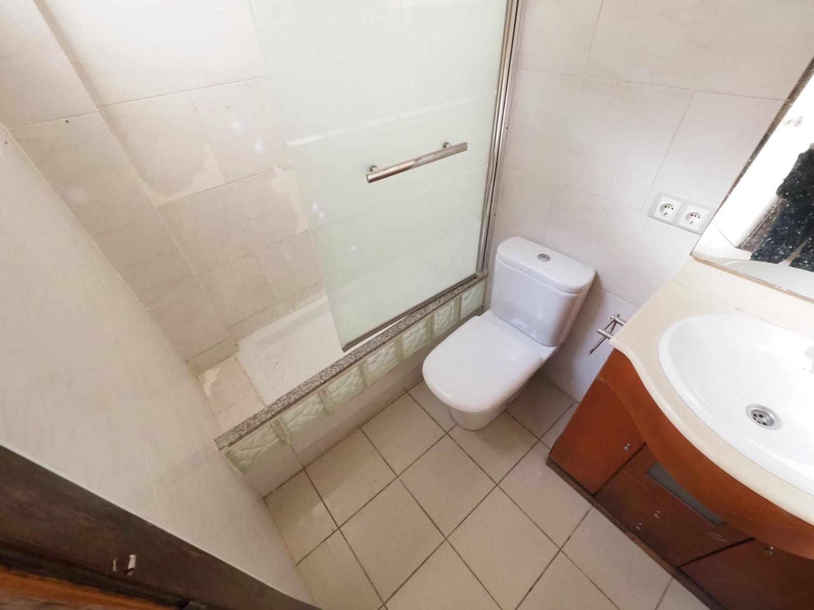 2 soverom Leilighet til salgs i Terrassa - € 52 000 (Ref: 9908377)