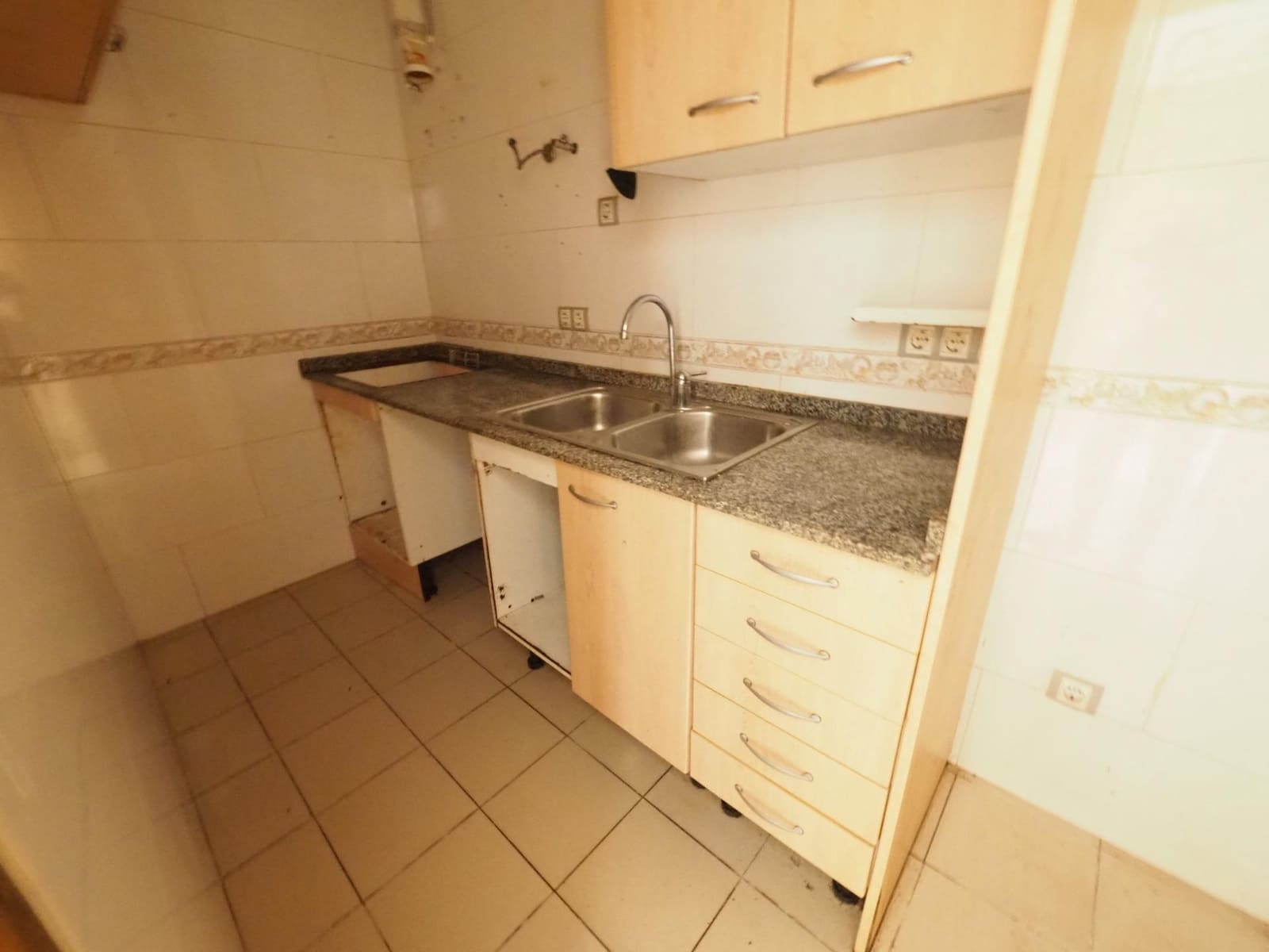 2 soverom Leilighet til salgs i Terrassa - € 52 000 (Ref: 9908377)