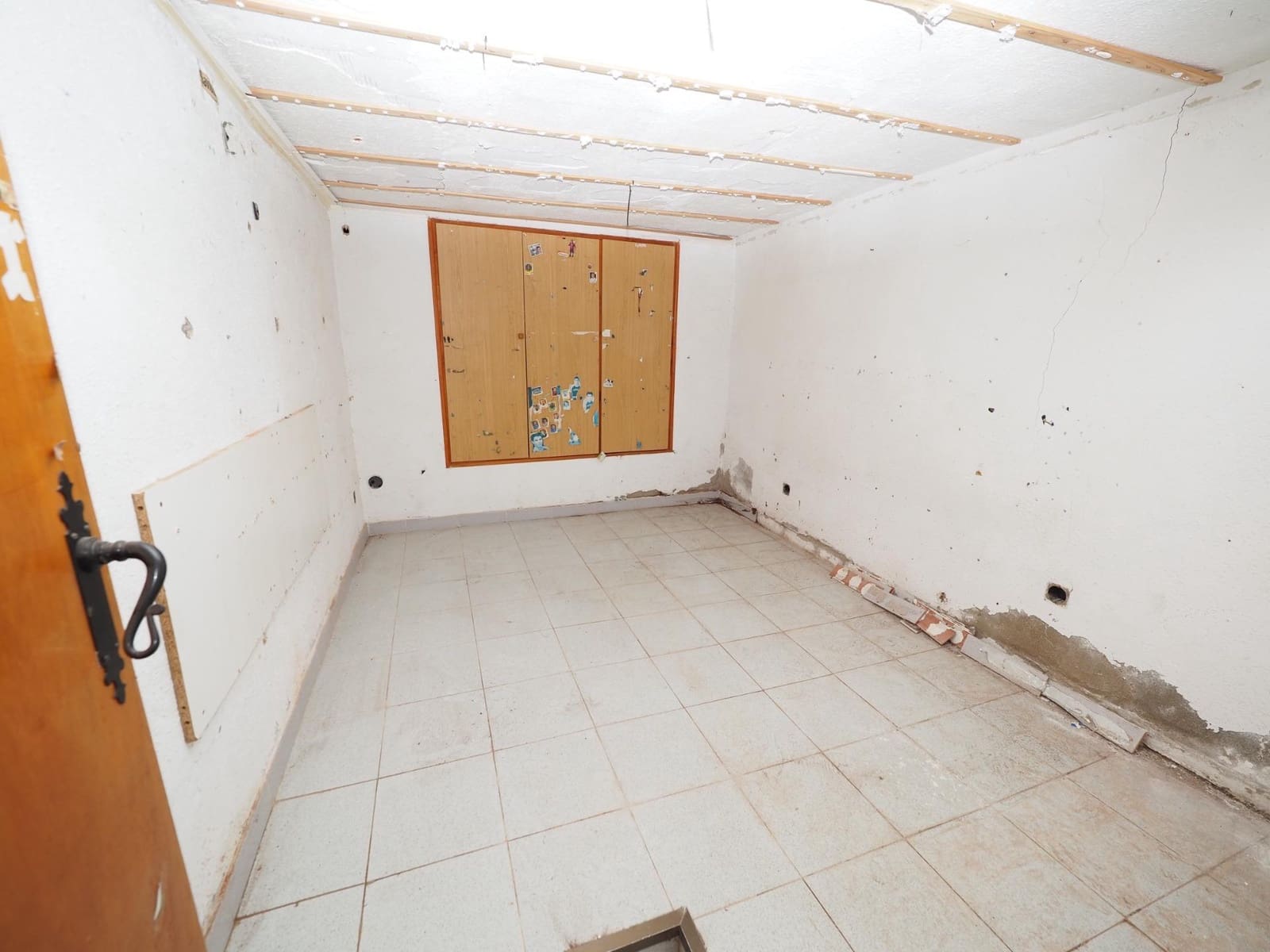 Chalet de 3 habitaciones en La Torre de Claramunt en venta - 79.000 € (Ref: 9908380)