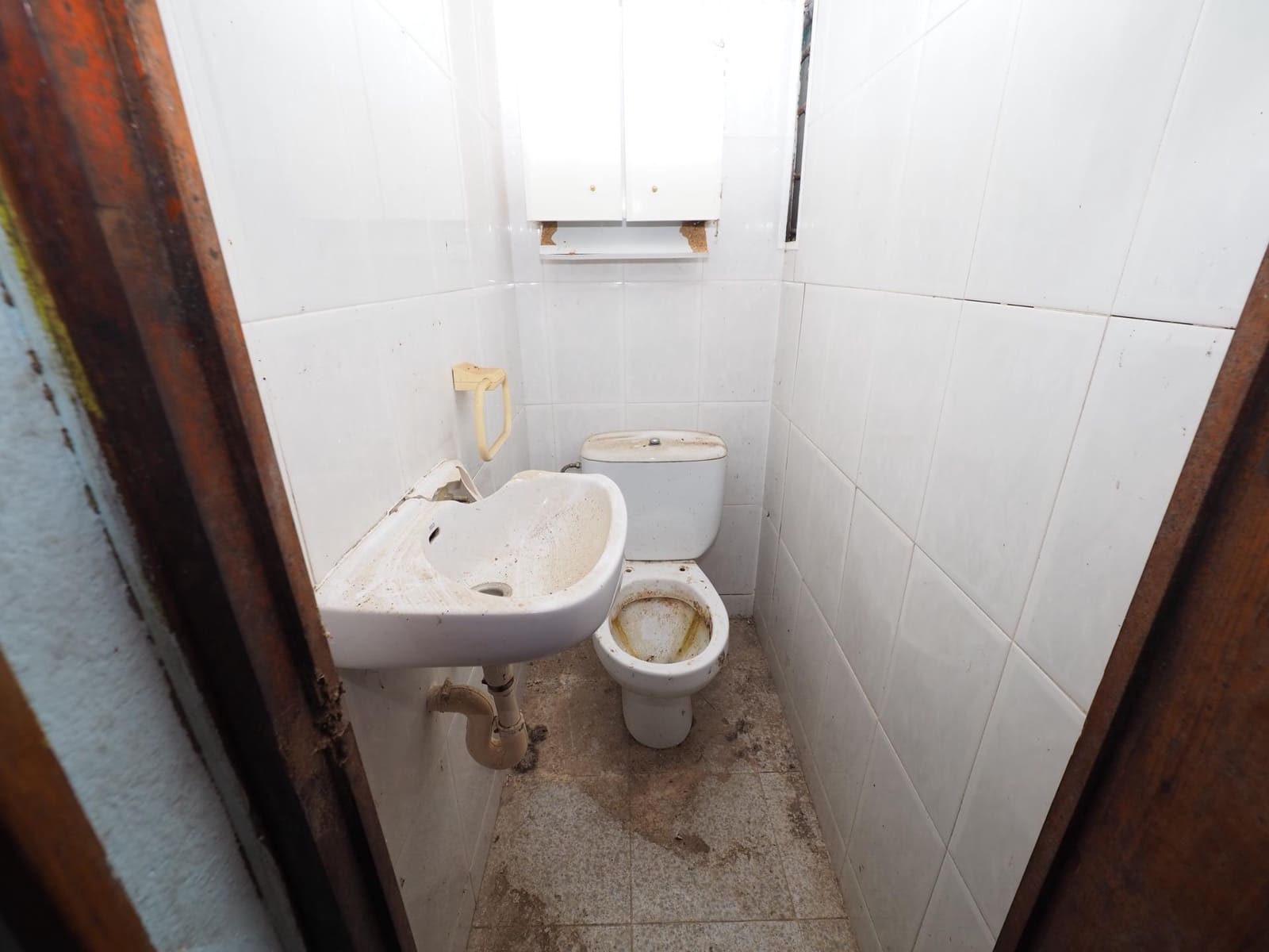 Chalet de 3 habitaciones en La Torre de Claramunt en venta - 79.000 € (Ref: 9908380)