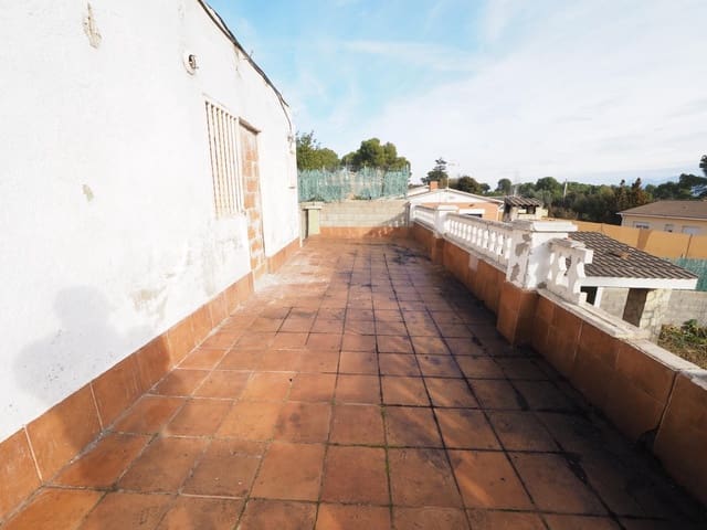Chalet de 3 habitaciones en La Torre de Claramunt en venta - 79.000 € (Ref: 9908380)
