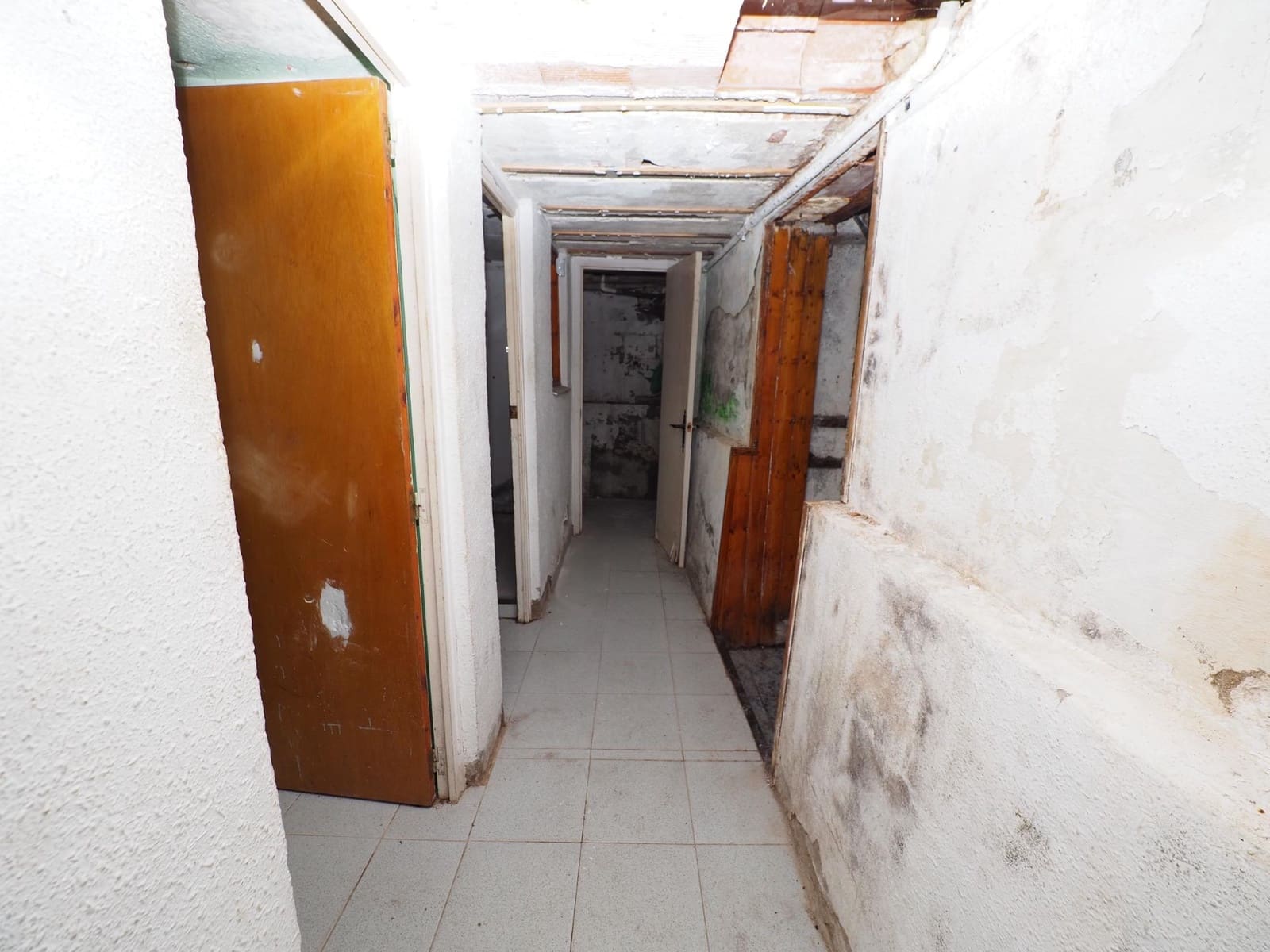 Chalet de 3 habitaciones en La Torre de Claramunt en venta - 79.000 € (Ref: 9908380)