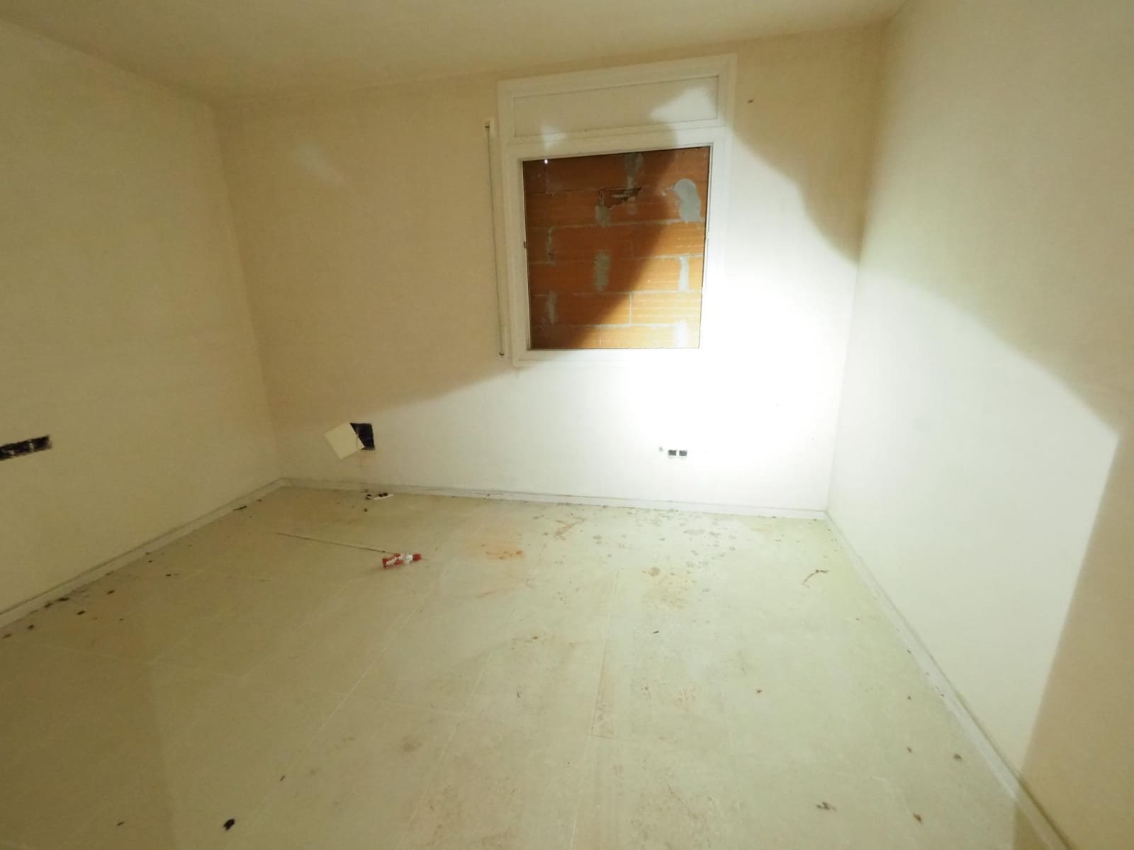 Chalet de 3 habitaciones en La Torre de Claramunt en venta con garaje - 126.000 € (Ref: 9908382)