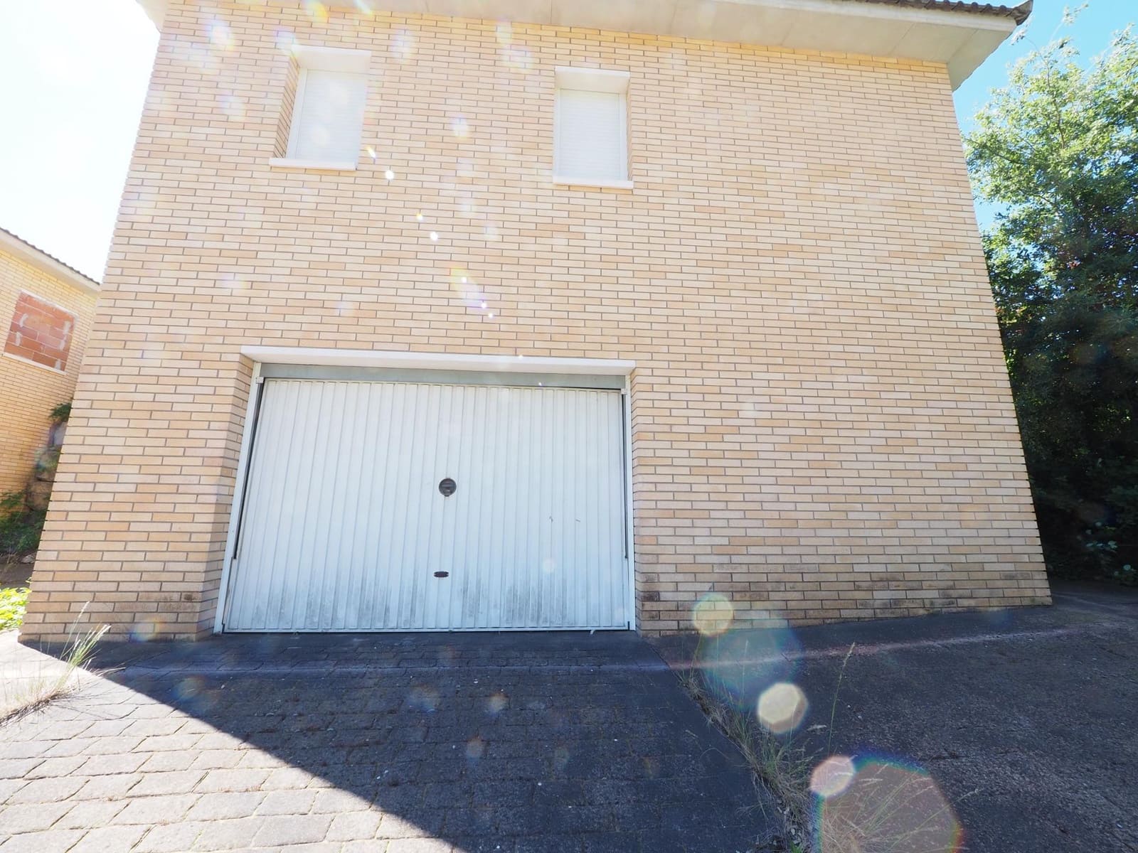 Chalet de 3 habitaciones en La Torre de Claramunt en venta con garaje - 126.000 € (Ref: 9908382)