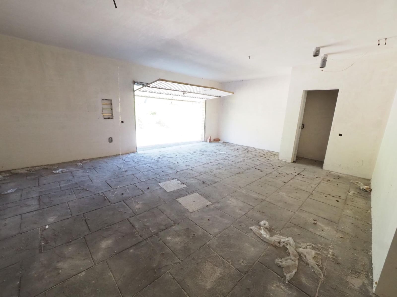 Chalet de 3 habitaciones en La Torre de Claramunt en venta con garaje - 126.000 € (Ref: 9908382)