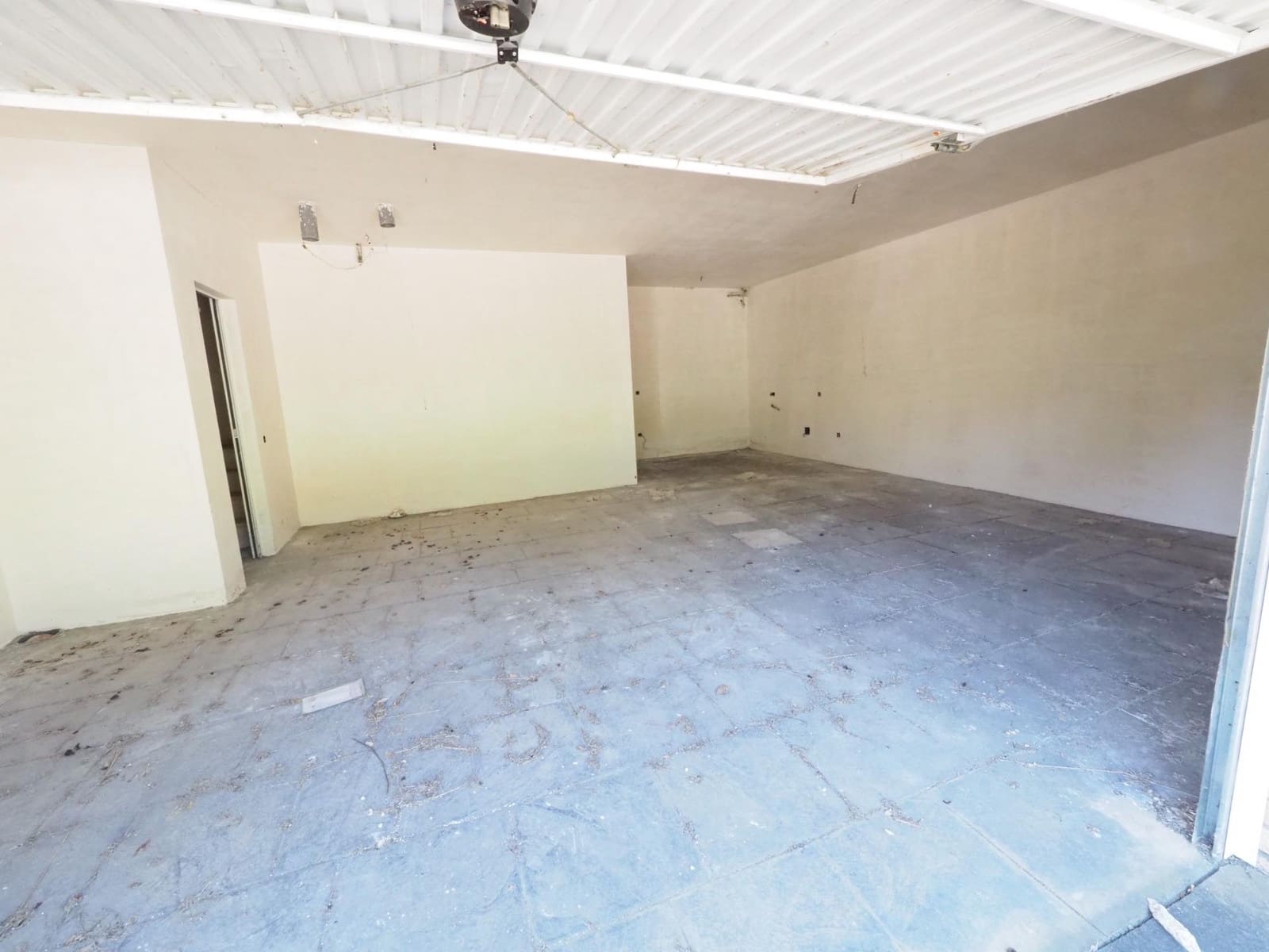 Chalet de 3 habitaciones en La Torre de Claramunt en venta con garaje - 126.000 € (Ref: 9908382)