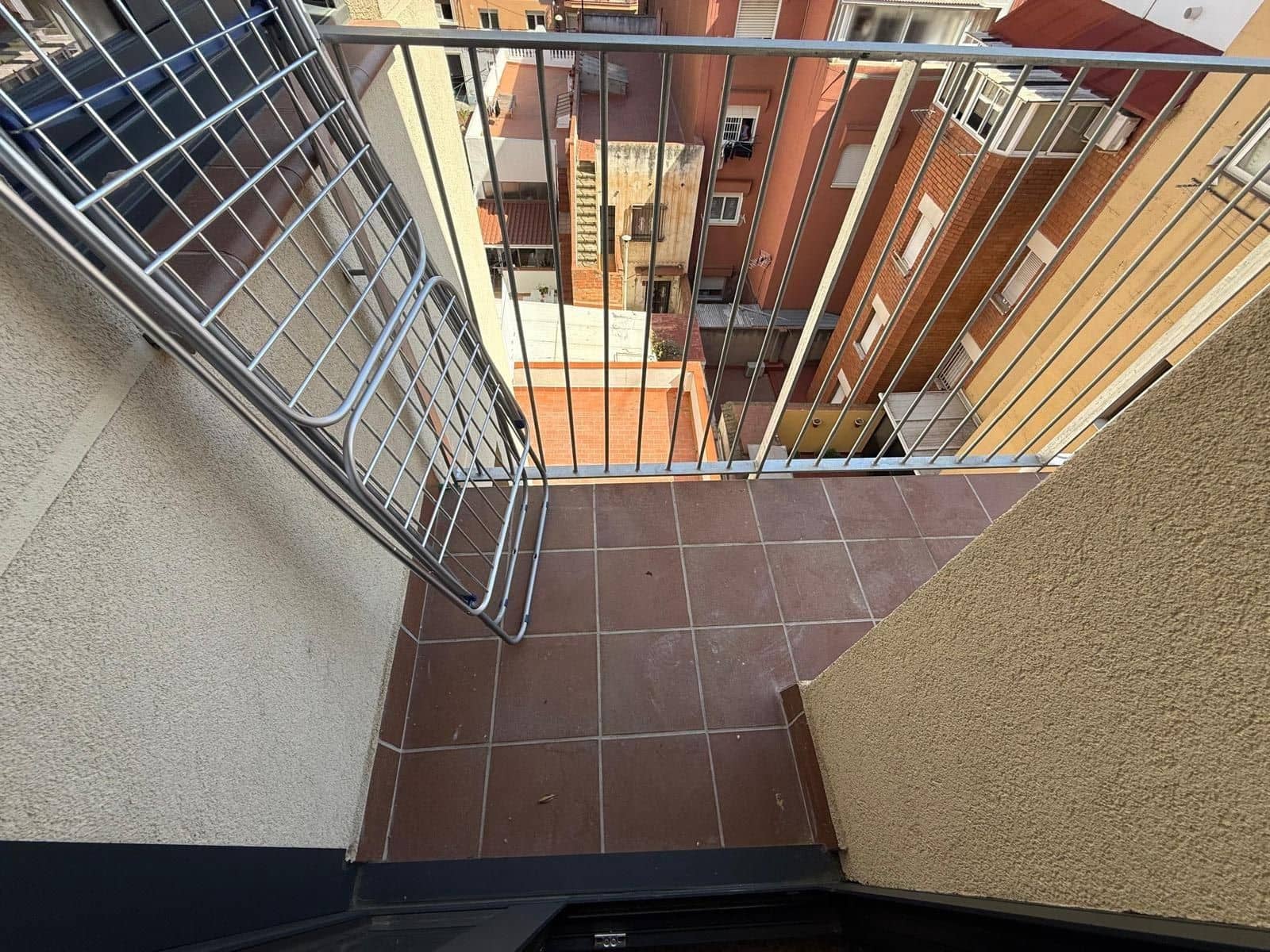 4 Zimmer Wohnung zu verkaufen in Barcelona Stadt - 166.500 € (Ref: 9908384)