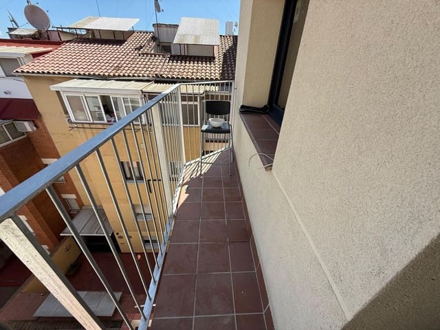 4 quarto Apartamento para venda em La Prosperitat, Barcelona cidade - 166 500 € (Ref: 9908384)