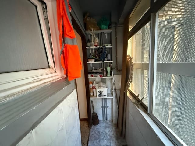 4 quarto Apartamento para venda em La Prosperitat, Barcelona cidade - 166 500 € (Ref: 9908384)