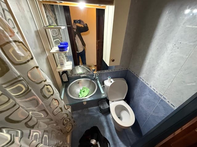 4 quarto Apartamento para venda em La Prosperitat, Barcelona cidade - 166 500 € (Ref: 9908384)