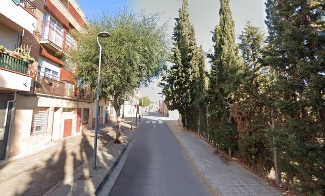 Piso de 3 habitaciones en Terrassa en venta - 59.000 € (Ref: 9908392)