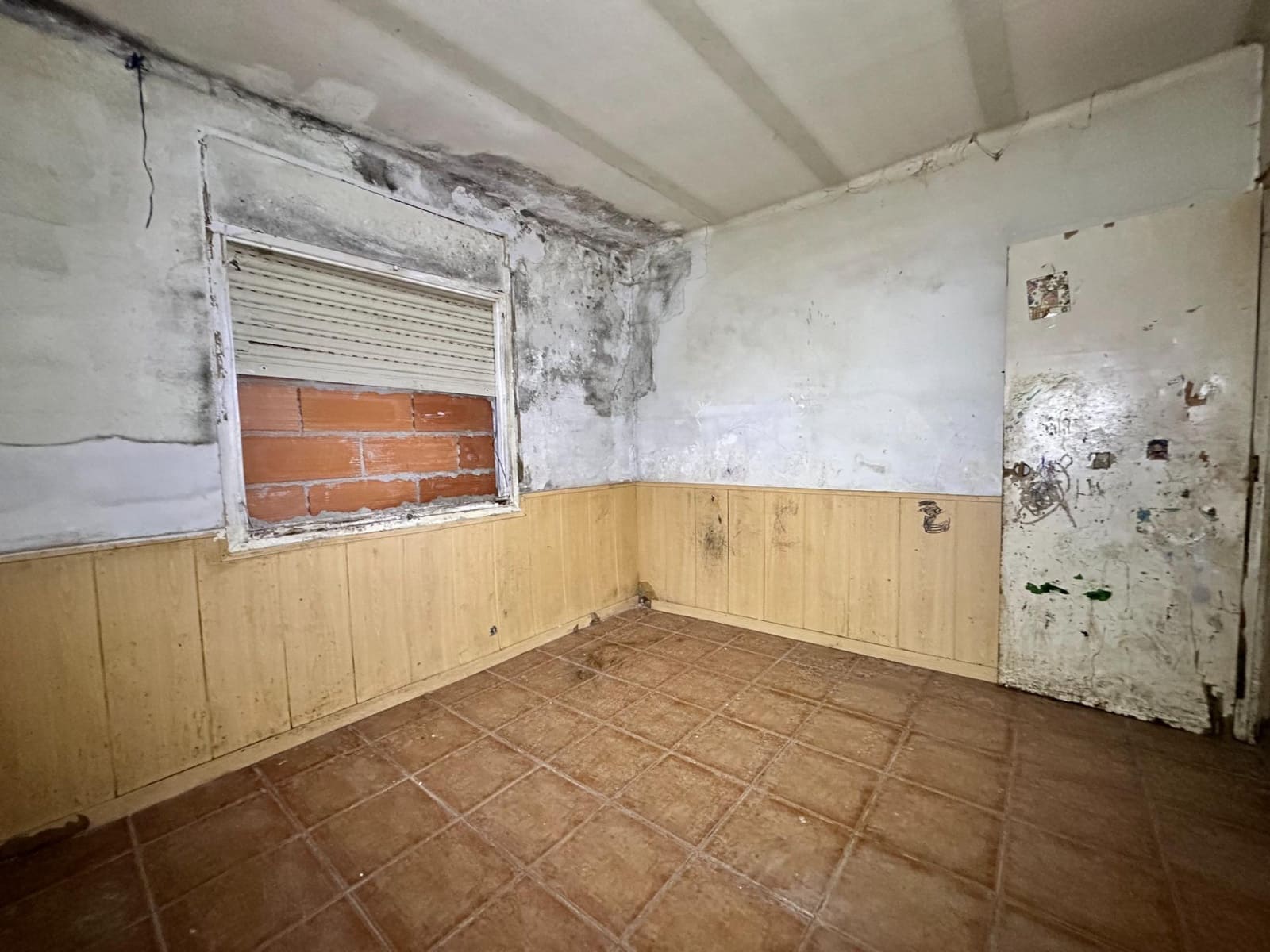 Chalet de 3 habitaciones en Sant Salvador de Guardiola en venta - 105.000 € (Ref: 9908394)