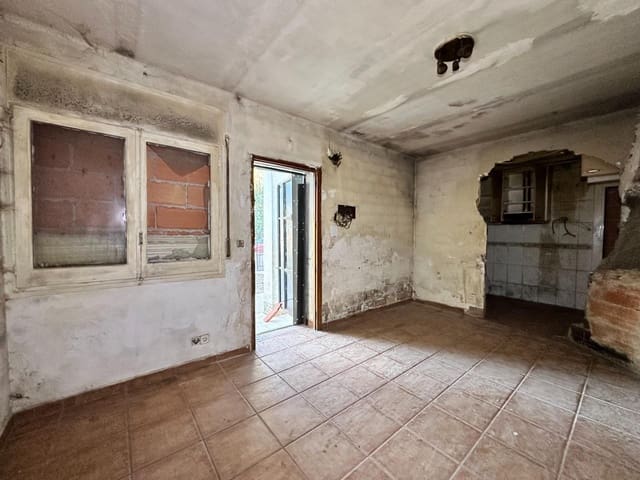 Chalet de 3 habitaciones en Sant Salvador de Guardiola en venta - 105.000 € (Ref: 9908394)