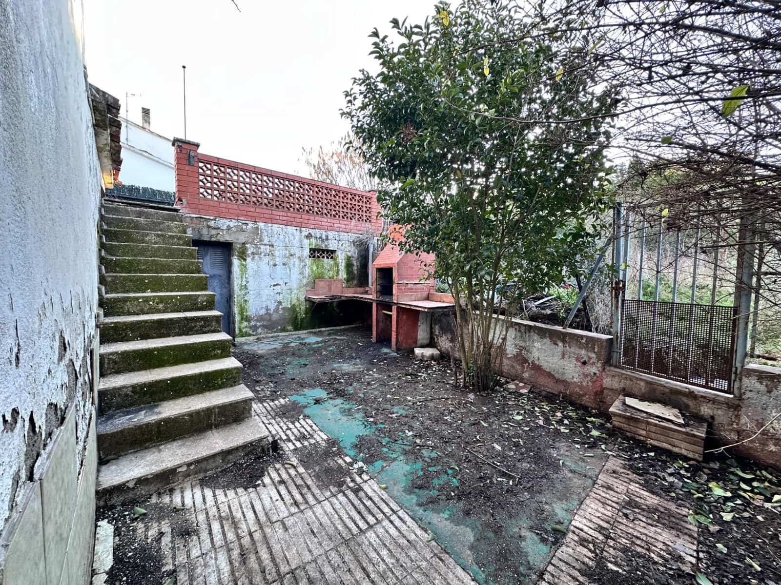 Chalet de 3 habitaciones en Sant Salvador de Guardiola en venta - 105.000 € (Ref: 9908394)