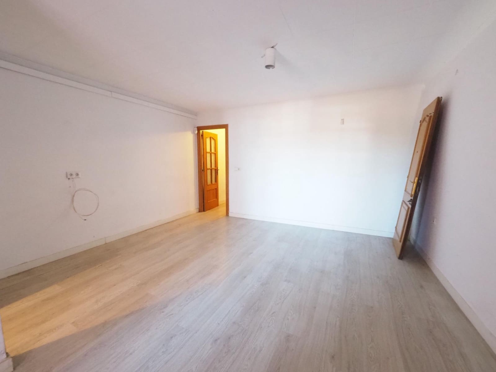 Ático de 3 habitaciones en Terrassa en venta - 85.000 € (Ref: 9908399)