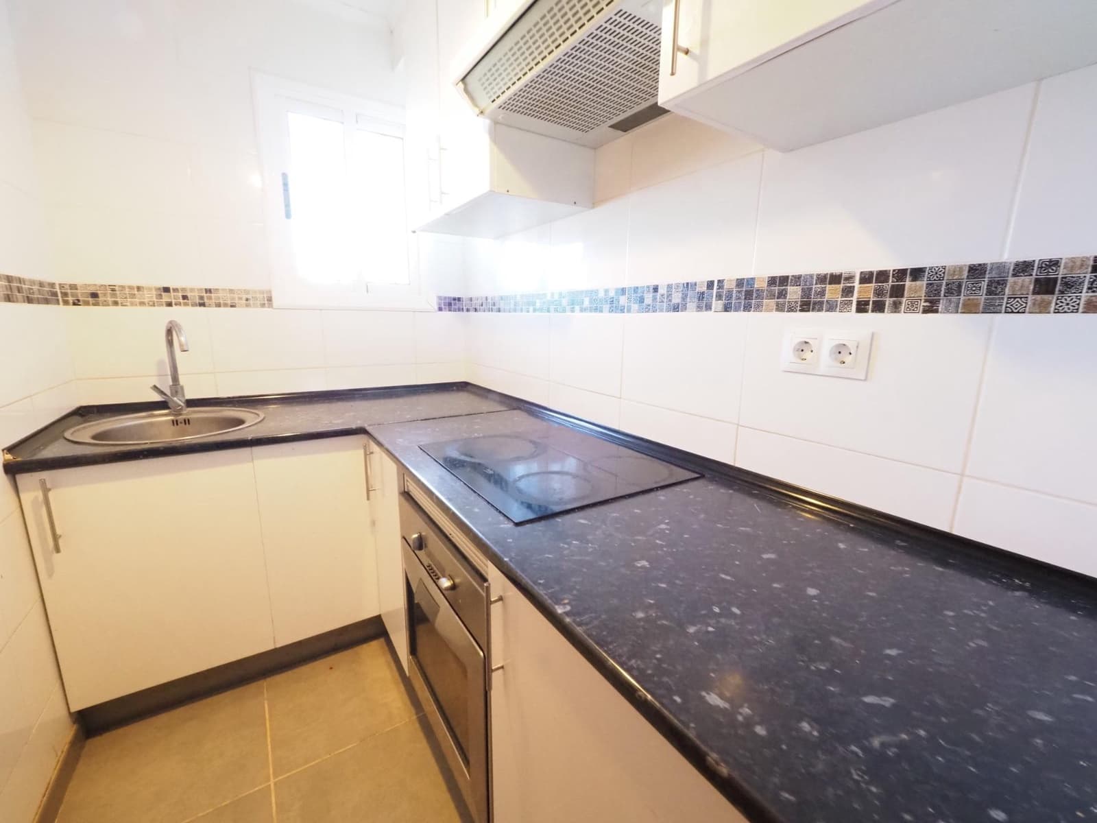 Ático de 3 habitaciones en Terrassa en venta - 85.000 € (Ref: 9908399)